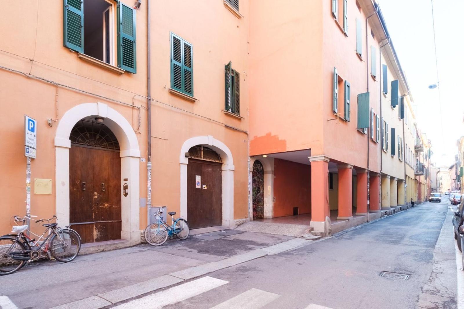 Piazza Maggiore - Il Sentiero Apartment With Private Garden Bolonya Dış mekan fotoğraf